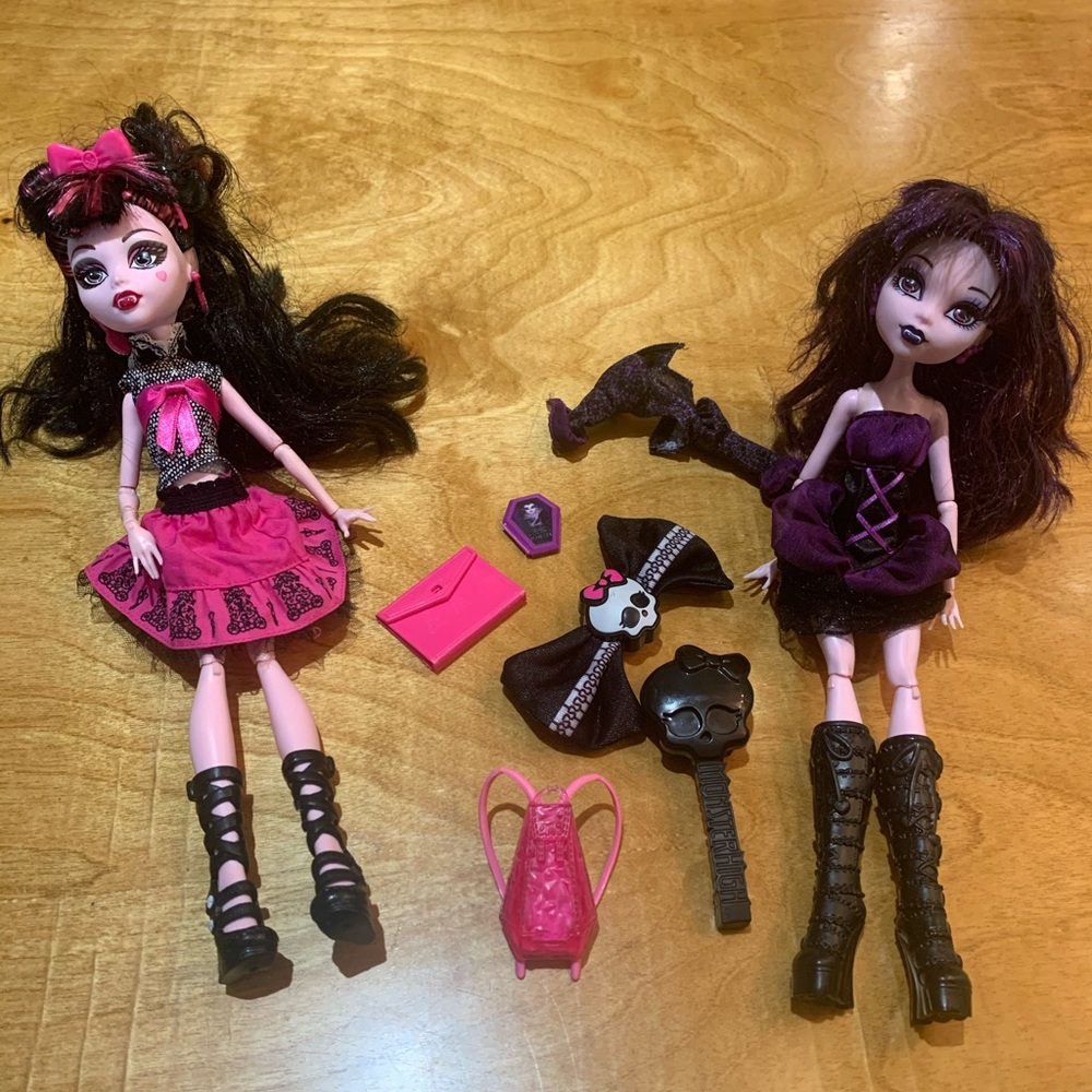 Monster high dolls